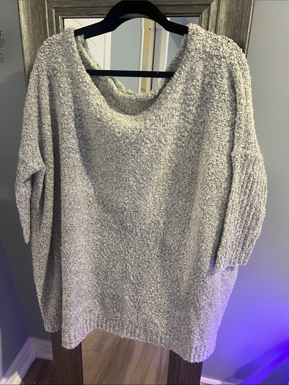 Cozy Oversized Women's Sweater in Light Gray